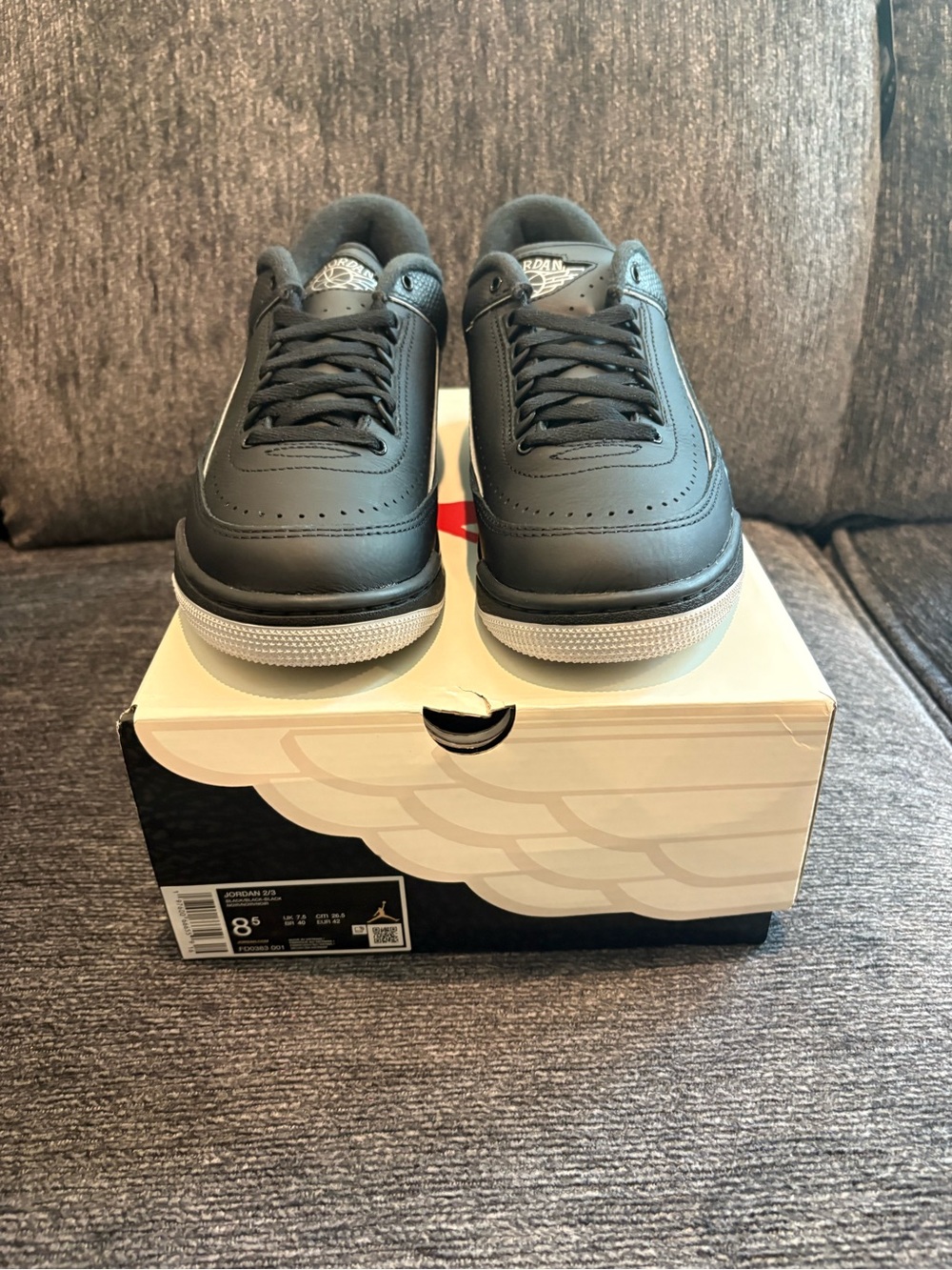 Jordan Low Top Mens size 8.5 Sneakers — Black and White
